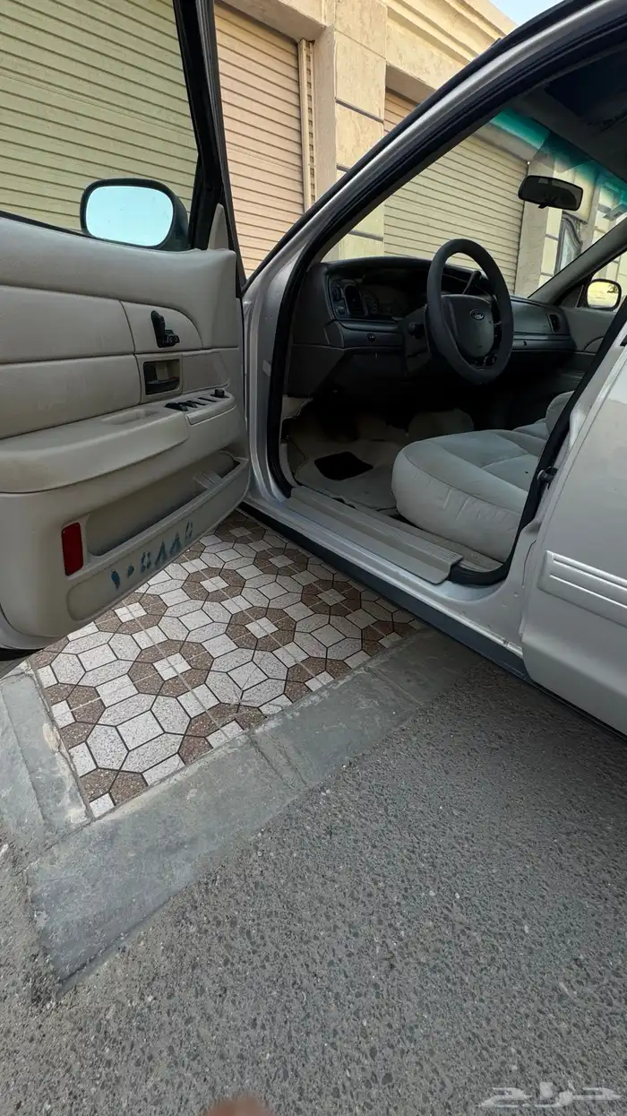 فورد كراون فكتوريا 2011 بوليسي 5