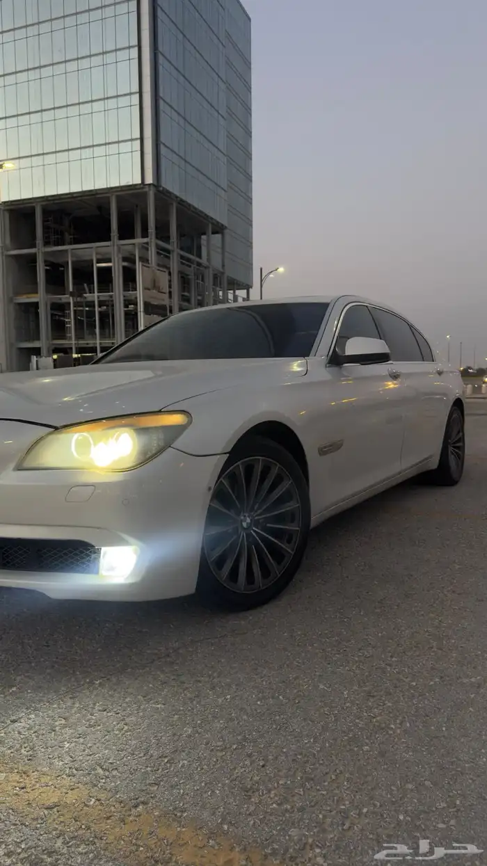 بي ام 740 Li فل قمة النظافه 18