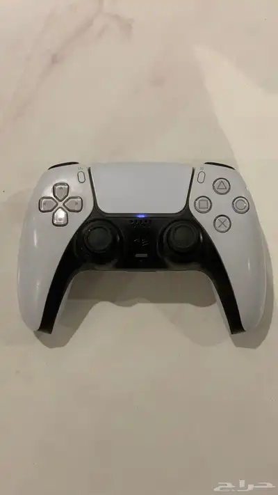 يد تحكم ( سوني فايف ) Control hand PlayStation 5 . index