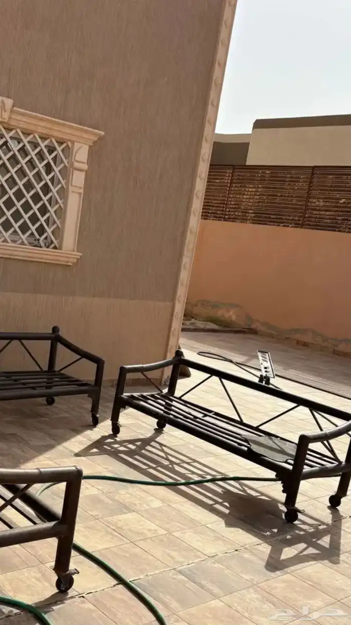 كراسي حديد 0
