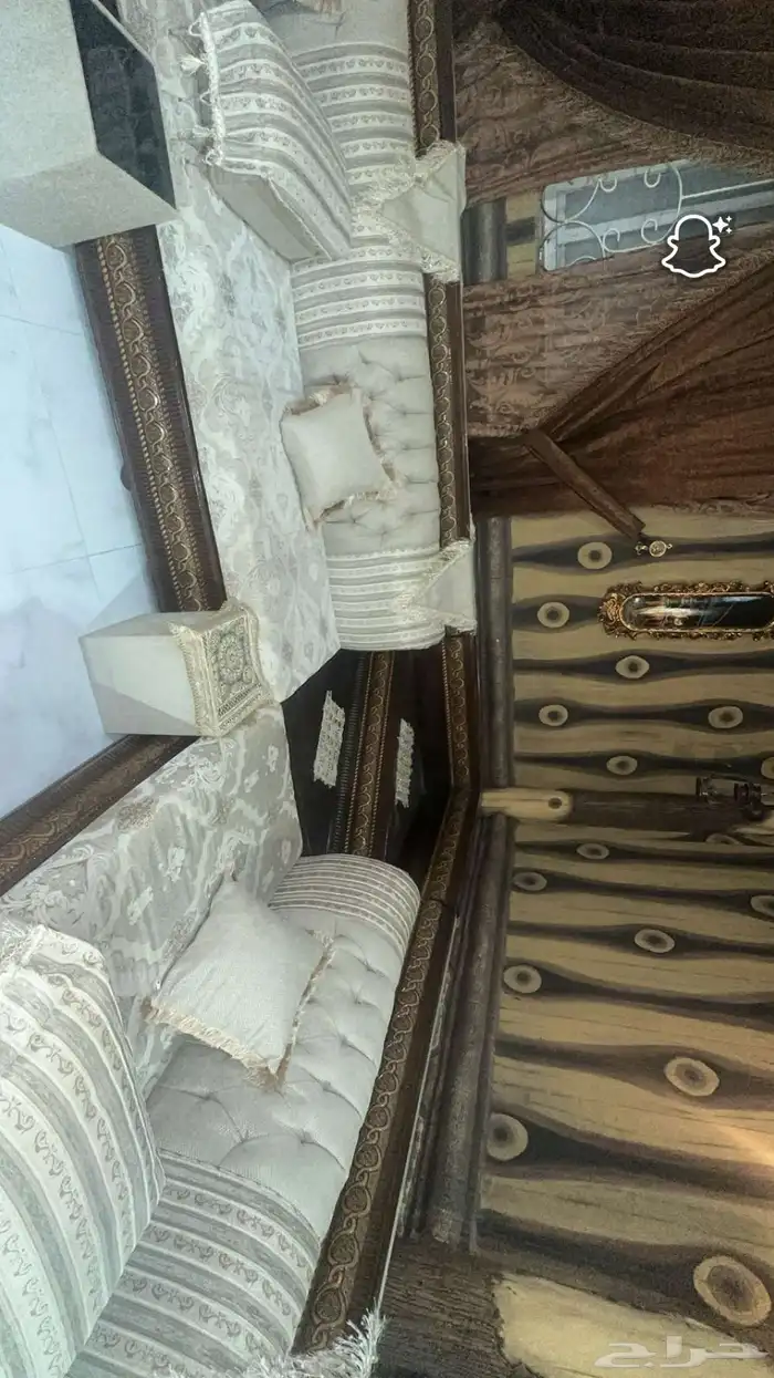 مجلس كامل للبيع مع ملحقاته 1