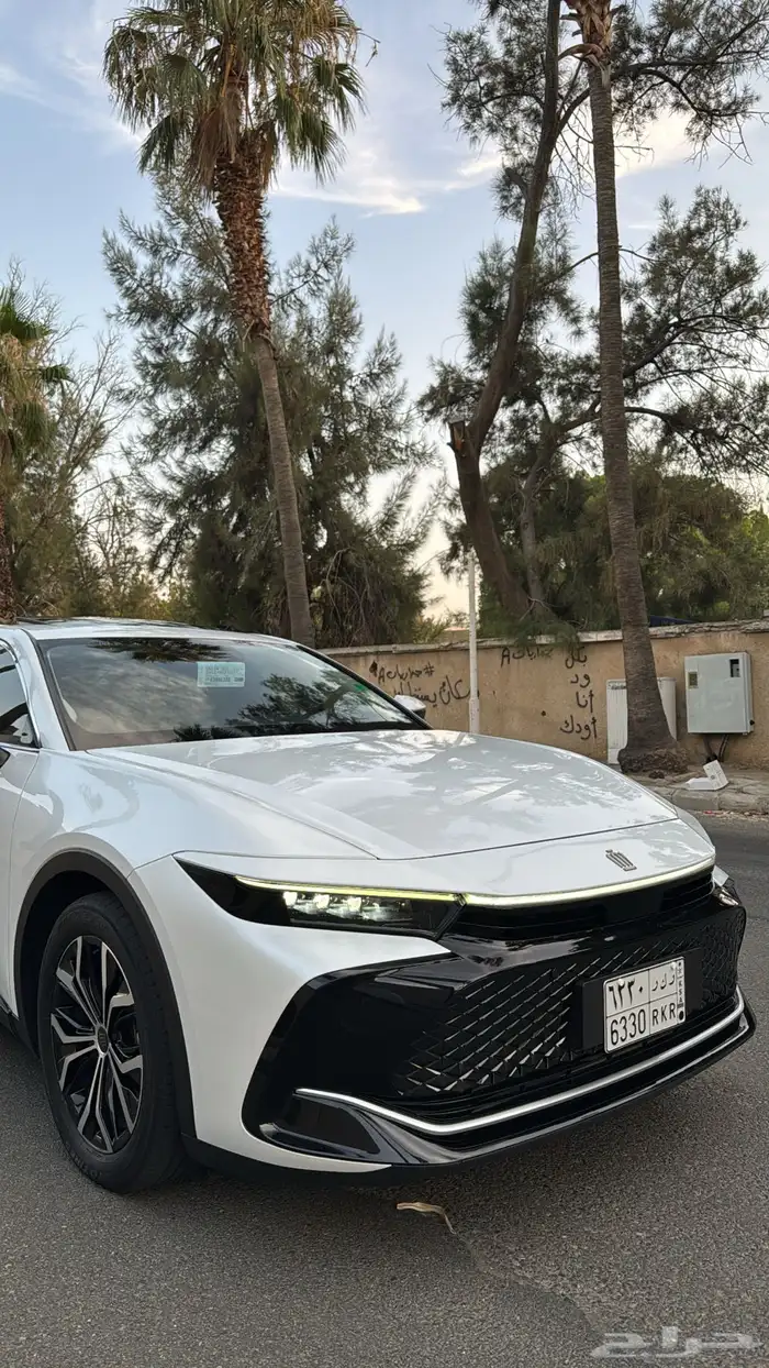 للبيع كراون بريميوم 2023 7