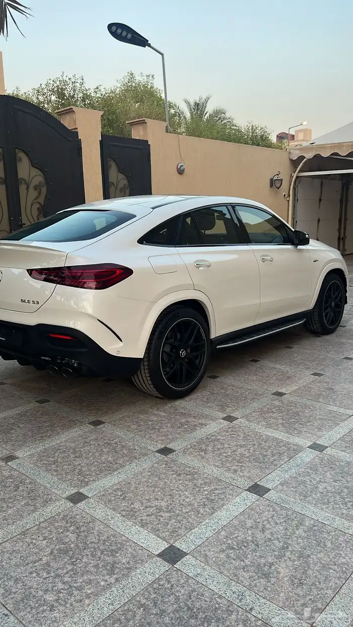 مرسيدس GLE53 AMG موديل 2025 جديد خليجي 19