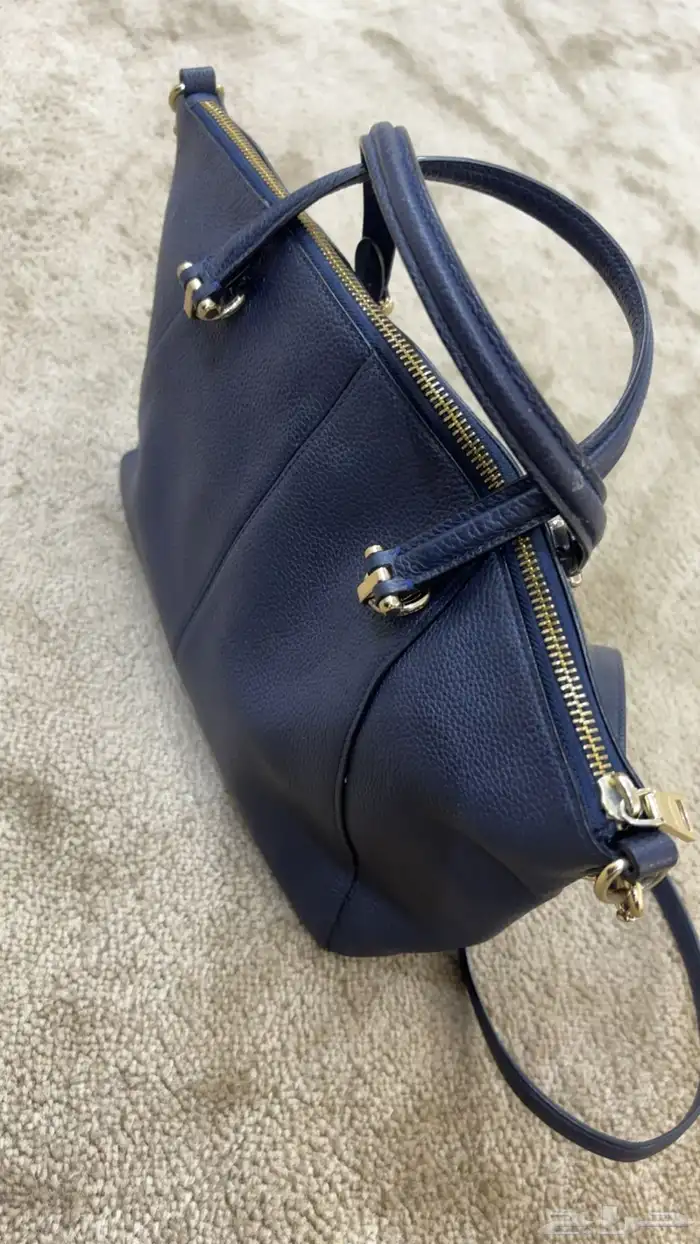 شنطة قوتشي كحلي 0