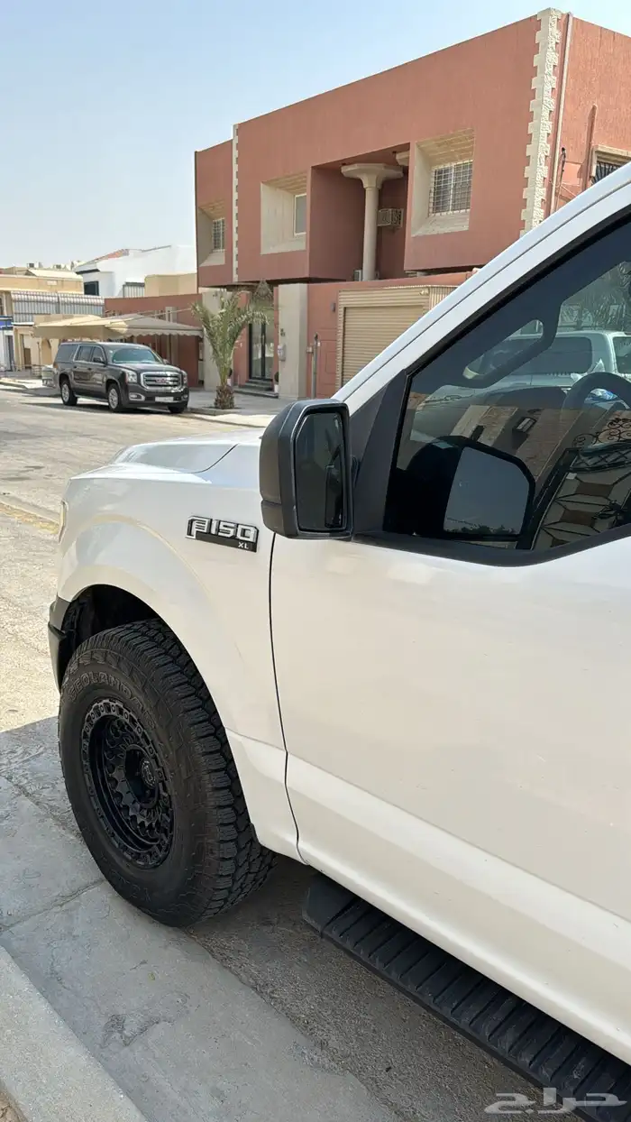 للبيع فورد F150 2019 ثمانيه سرندل V8 4