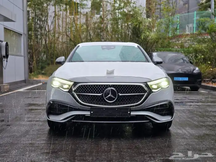 مرسيدس E300 اصفار 2025 بسعر مناسب 1