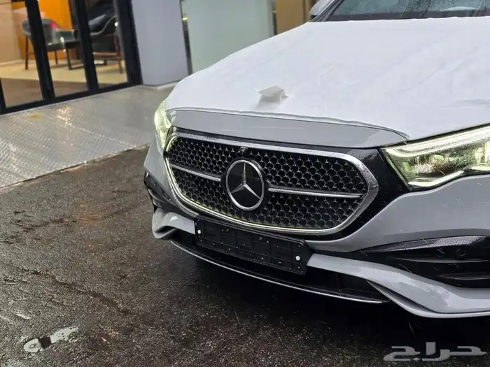 مرسيدس E300 اصفار 2025 بسعر مناسب 2