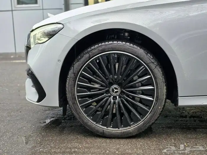 مرسيدس E300 اصفار 2025 بسعر مناسب 4