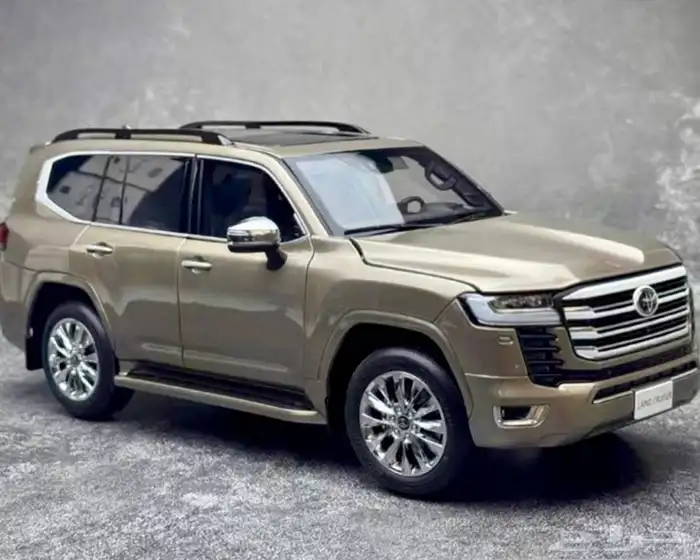 مجسم سيارة تويوتا لاندكروزر LC300 الشكل الجديد 3
