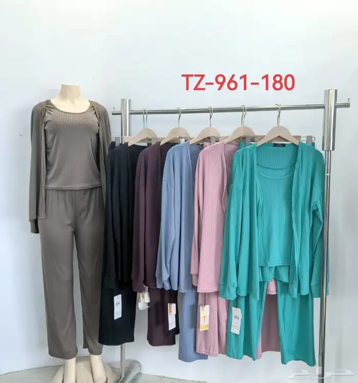 قمصان طقوم بجامات نسائية باالجمله 85