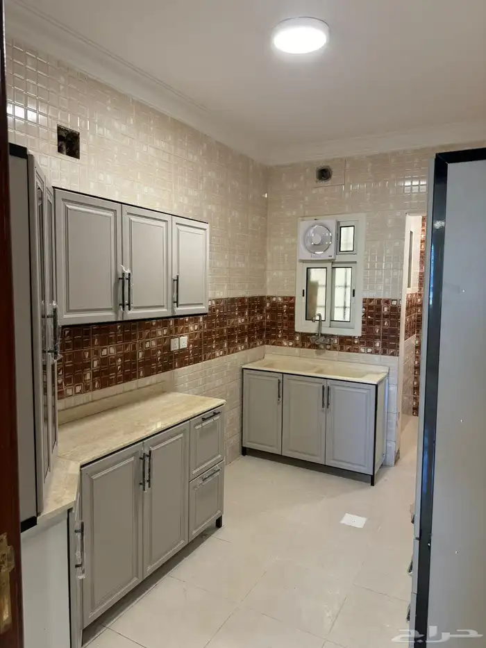 شقة للايجار في عمارة ( ظهرة لبن ) 23