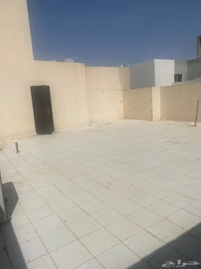 شقه للايجار حي القادسيه 9