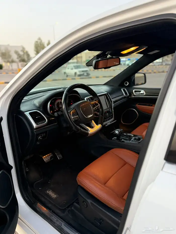 للبيع شروكي 2014 SRT نظيف 5
