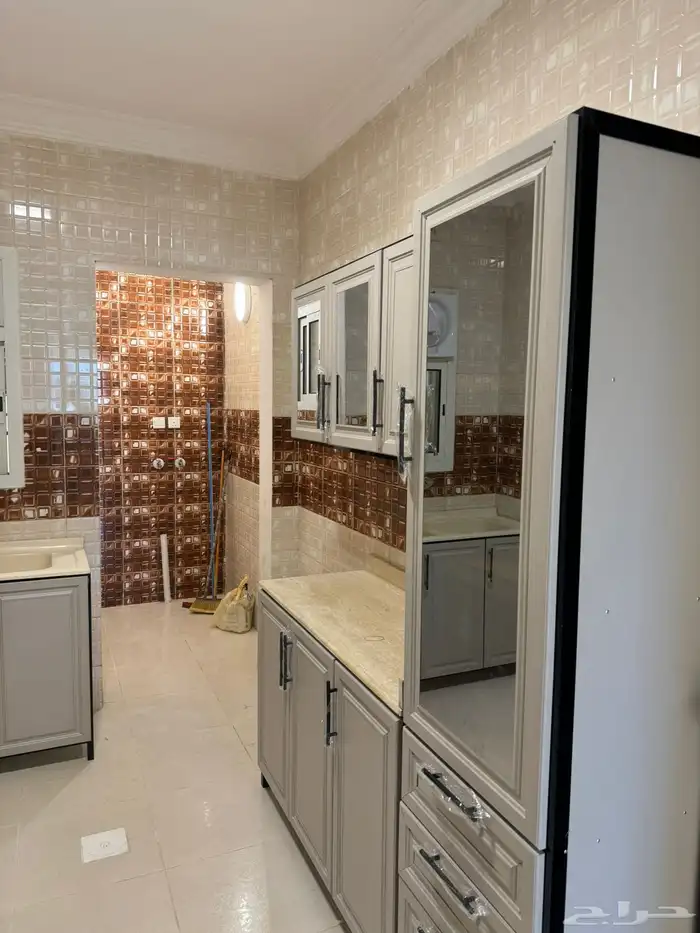 شقة للايجار في عمارة ( ظهرة لبن ) 5