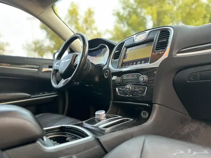 كرايزلر C300 موديل 2015 52