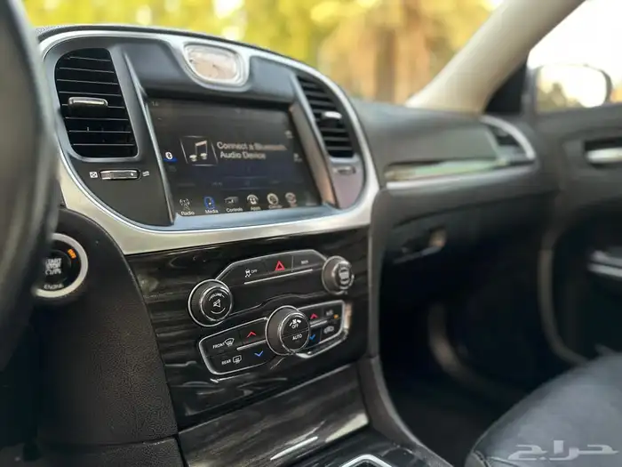 كرايزلر C300 موديل 2015 38