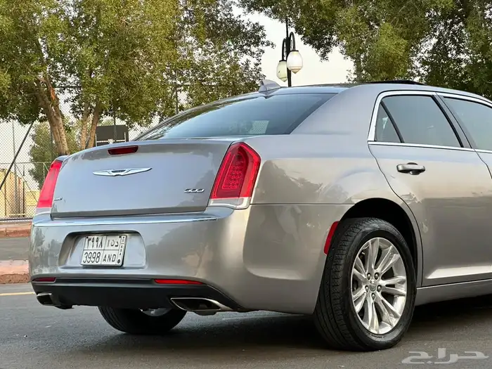 كرايزلر C300 موديل 2015 5