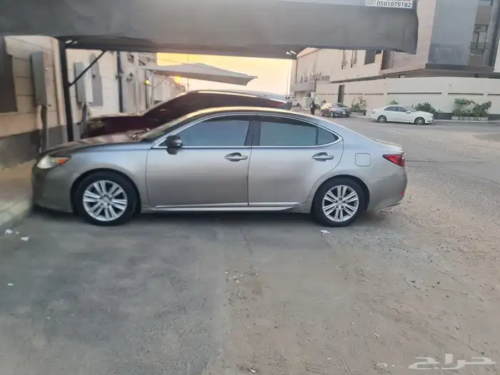 لكزس ES 250 سعودي موديل 2015 نظيفة ومناسبة للمستخدم 29