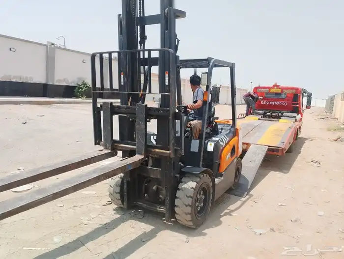 فور كلفت للإيجار الشهري فقط 1