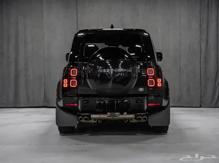 2023 Land Rover Defender 110 P525 V8 ديفندر 4