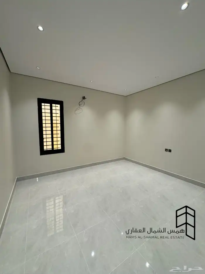 للبيع فيلا روف ارضي حي الاخضر 7