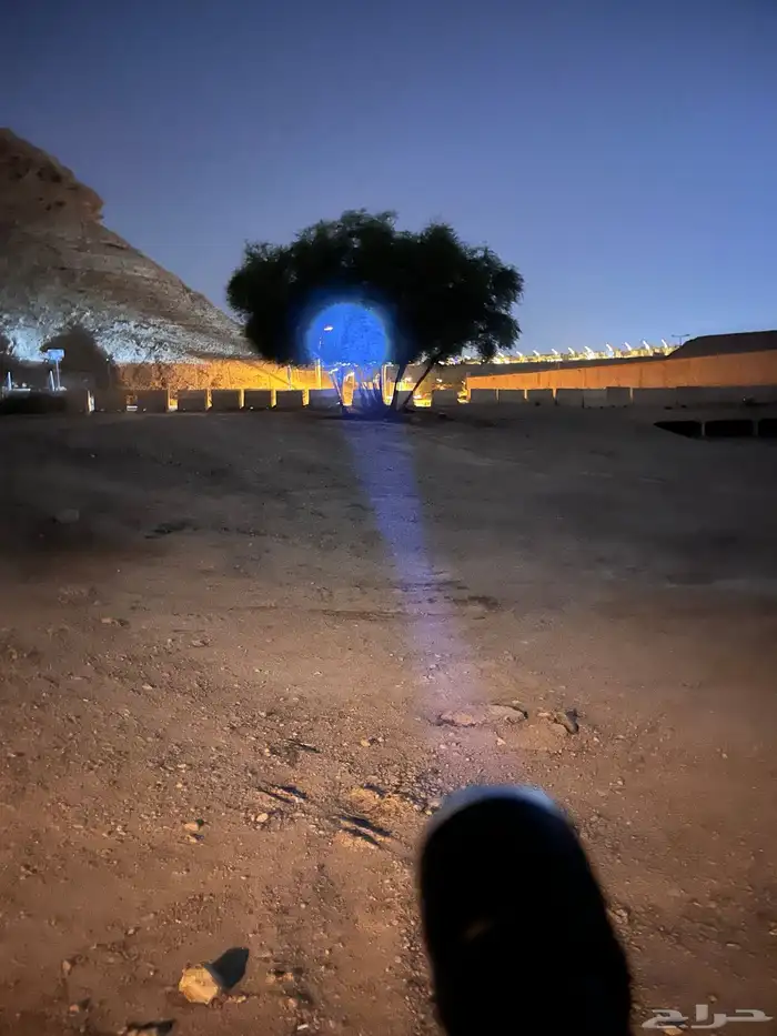 كشاف قوي جدا  بالشحن 9