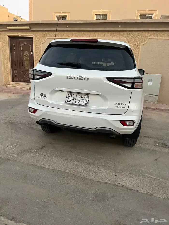 ايسوزو MUX 2022 5