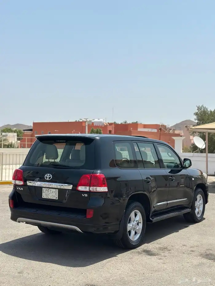 لاندكروزر VXR ( فل كامل ) 3