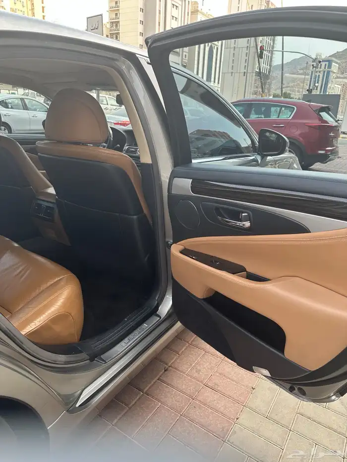 للبيع  لكزس LS460   موديل 2014 8