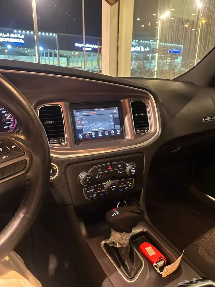 للبيع تشارجر 2021 SXT 10