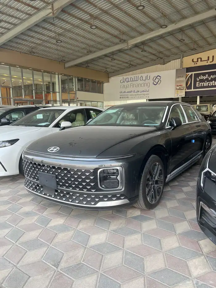 ازيرا بريميوم 2025 رمادي 2