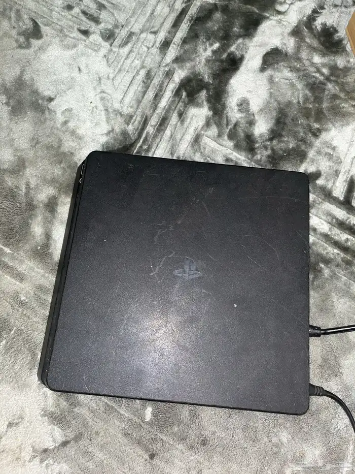سوني فور مع شاشه 2