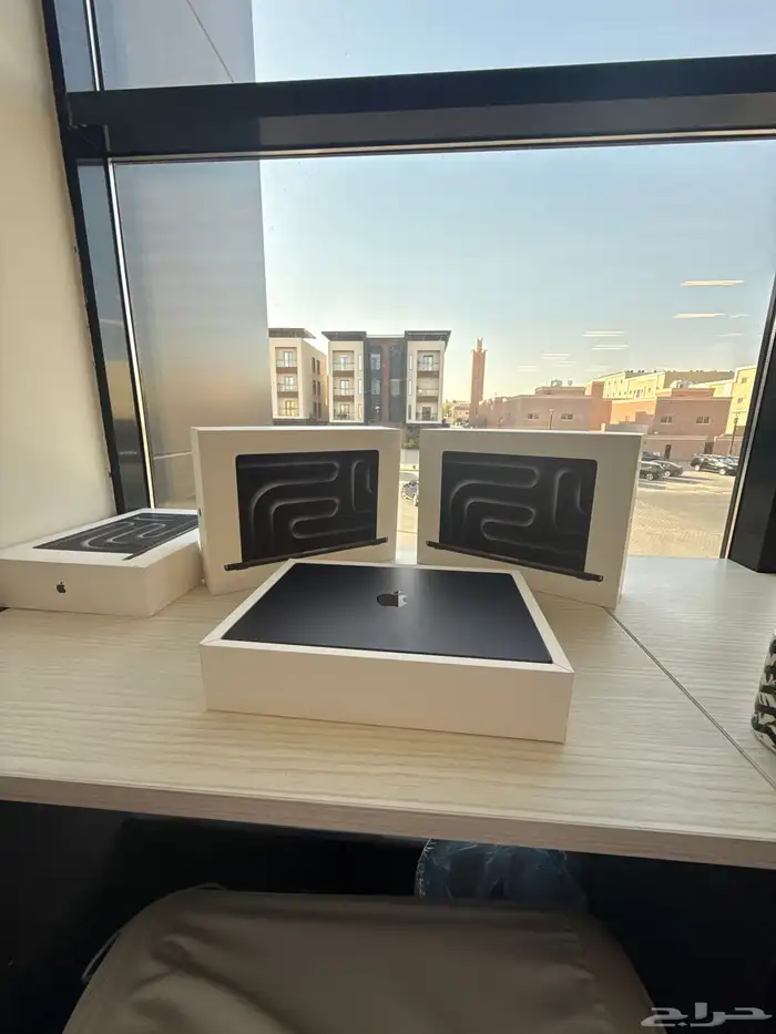 ماك بوك برو ام 4 ماكس 1 تيرا عدد 3 أجهزة 0