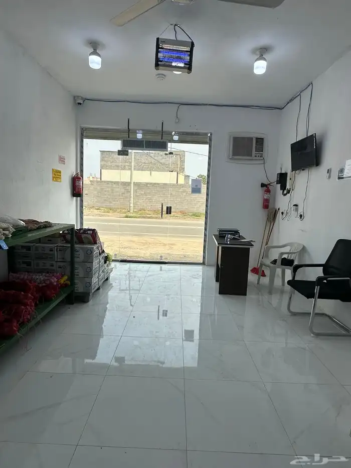 محل خضار وفواكه للبيع او التقبيل في المجنه 0
