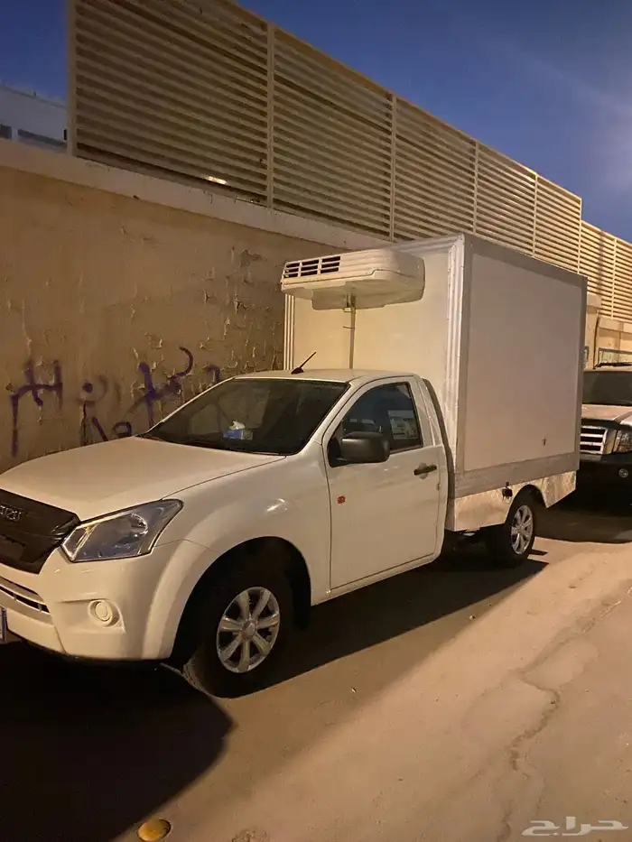 للإيجار مع السائق داخل الرياض ونيت ثلاجه ايسوزو 2025 1