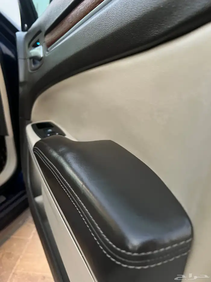 كرايزلر v8اكزكتف ثالت مالك بدي وكاله 2014 21