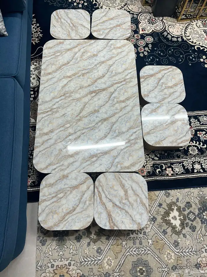 جلسه ارضيه شبه جديده للبيع مع طاوله 3