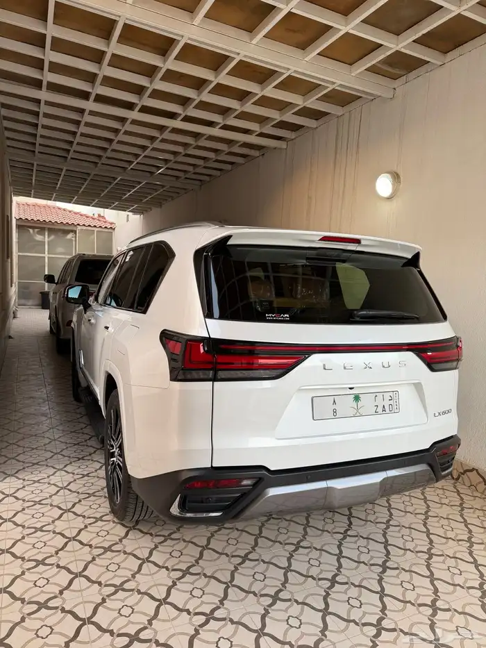 لكزس LX600 BB 2023 16