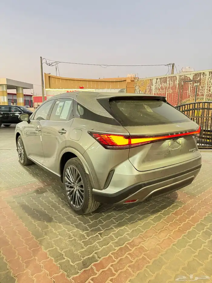 لكزس RX350 فئة BB بنزين 2025 3