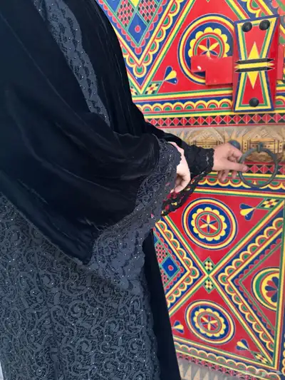 عبايه مخمل مع دانتيل index