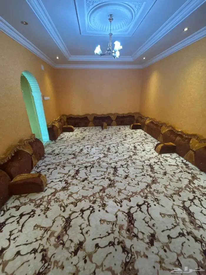 مجلس للبيع كامل مع الفرشه والستاير 1