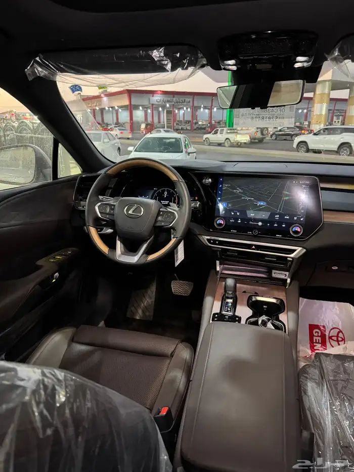 لكزس RX350 فئة BB بنزين 2025 6