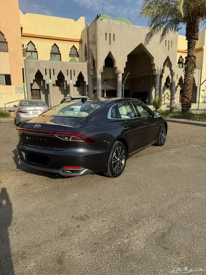 أزيرا 2022 V6 4