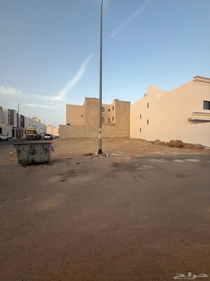 للبيع ارض في مخطط النبلاء م267 على شارعين 16م شمالي غربي 16