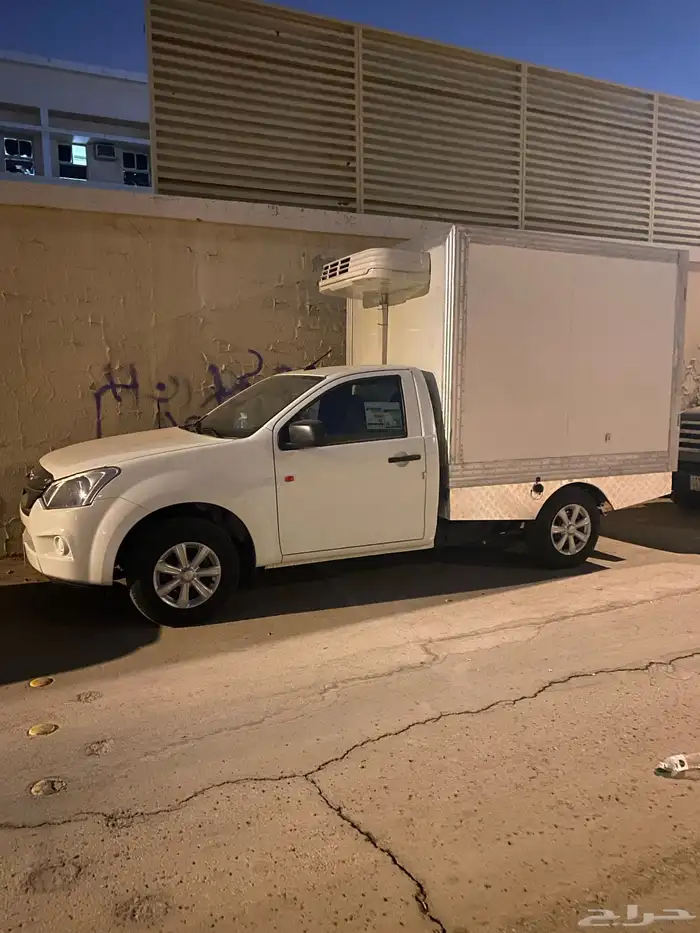 للإيجار مع السائق داخل الرياض ونيت ثلاجه ايسوزو 2025 0