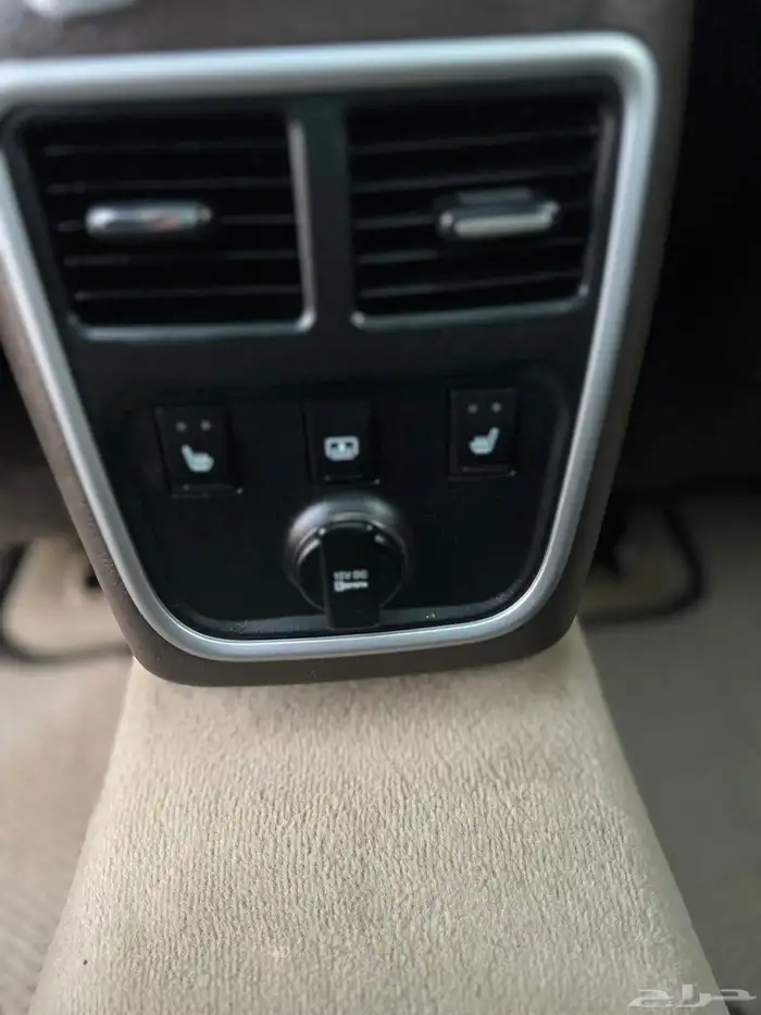 كرايزلر v8اكزكتف ثالت مالك بدي وكاله 2014 26