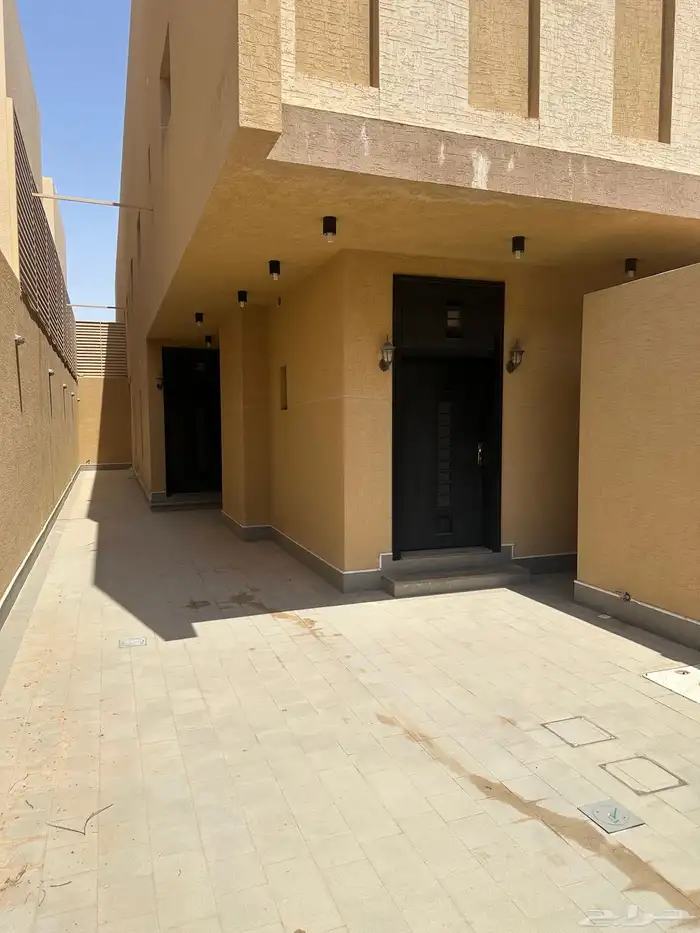 فلة للايجار حي الندى 1