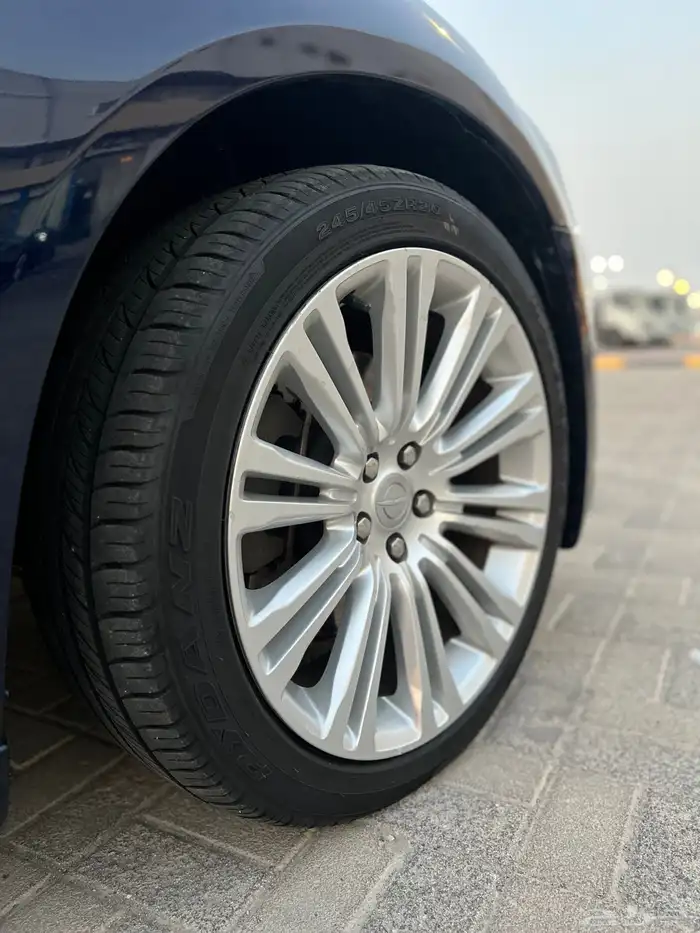 كرايزلر v8اكزكتف ثالت مالك بدي وكاله 2014 12