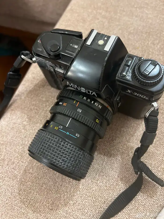 كاميرا بعدسة قديمة مينولتا X300s 5