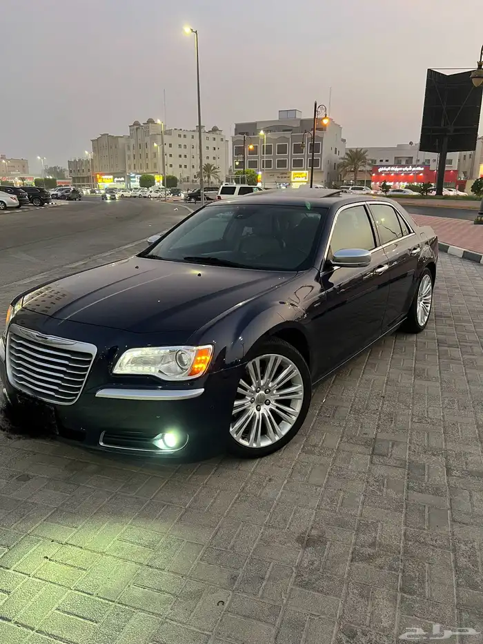 كرايزلر v8اكزكتف ثالت مالك بدي وكاله 2014 7